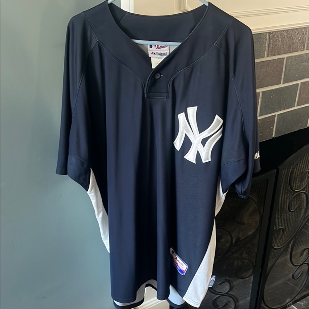Vintage MLB New York Yankees Majestic Jersey-Top